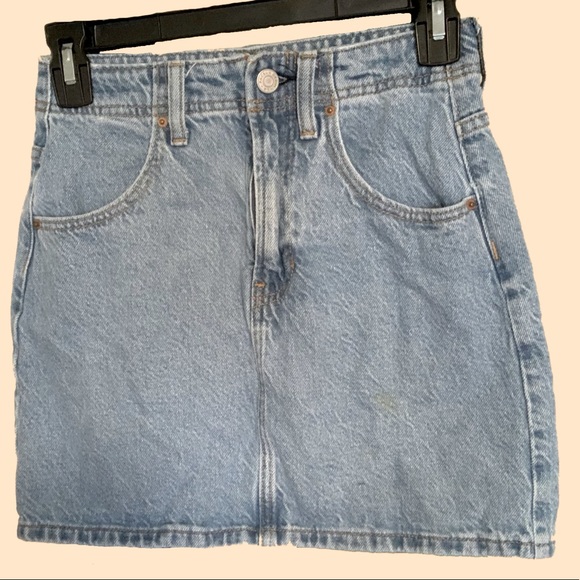 Pacsun Mini skirt. Size 24. Worn twice but still in good condition! - Picture 1 of 1